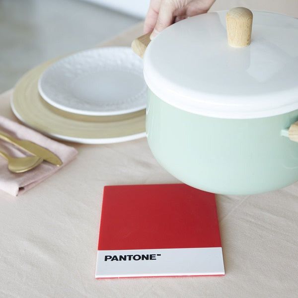 BALVI | SOTTOPENTOLA PANTONE