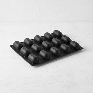 Stampo silicone nero su cemento