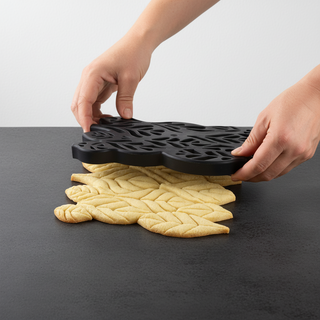 Stampo Silikomart Voilà Cookie Leaves T-Plus+